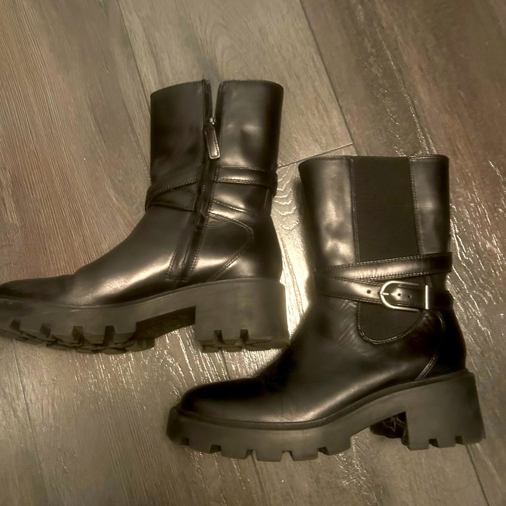 Black moto boots